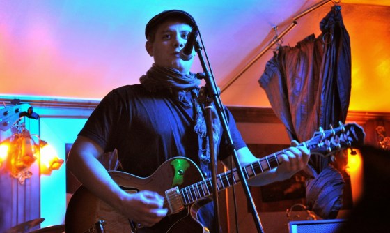 Concert_Tonton_Lartiste_Road88_21dec2013_Sebastien_Guez-1